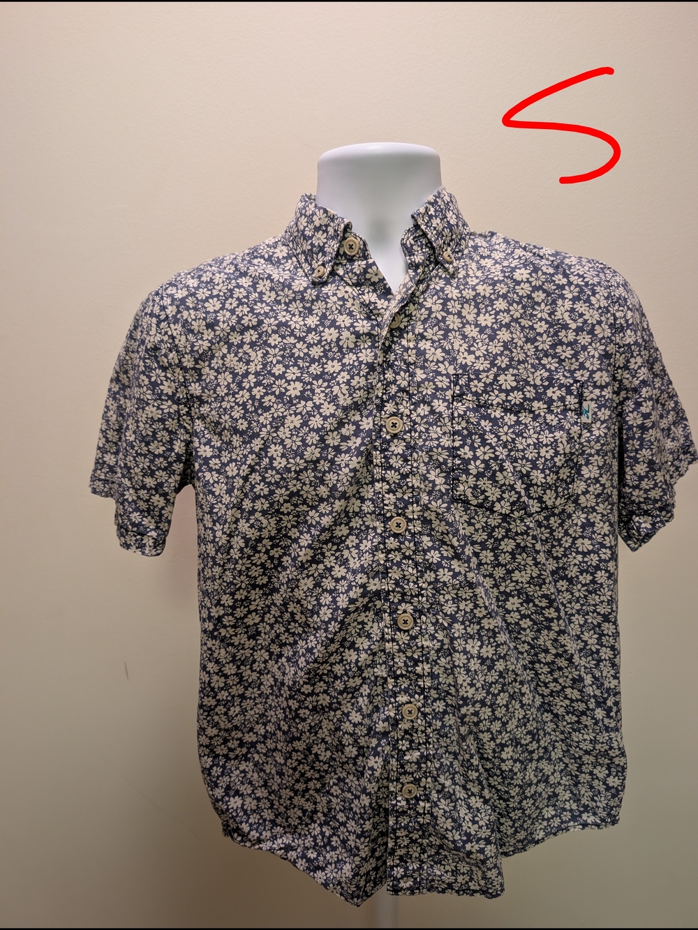Hobie Navy Blue and White Floral Short-Sleeve Button-Up Shirt